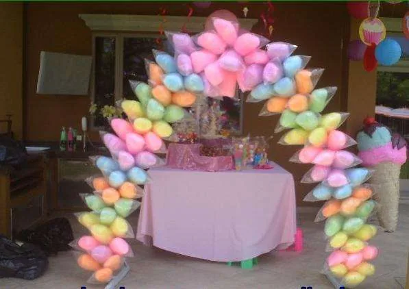 Arco decorativo de algodón de azúcar colorido para evento