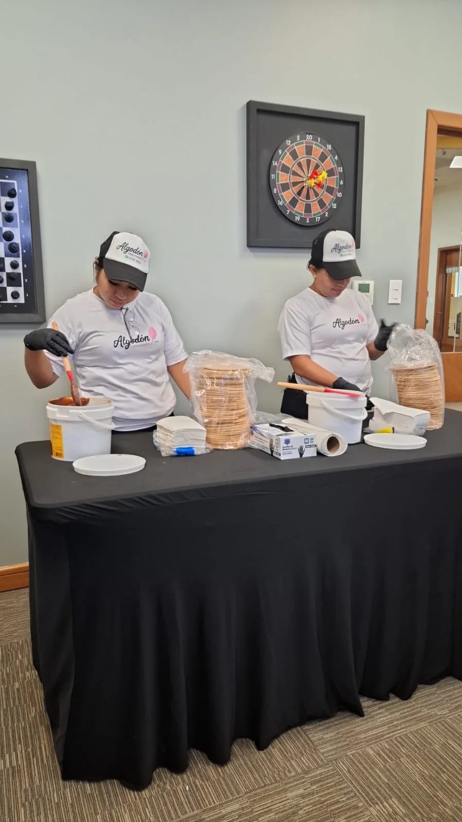 Obleas con arequipe preparadas en el lugar del evento