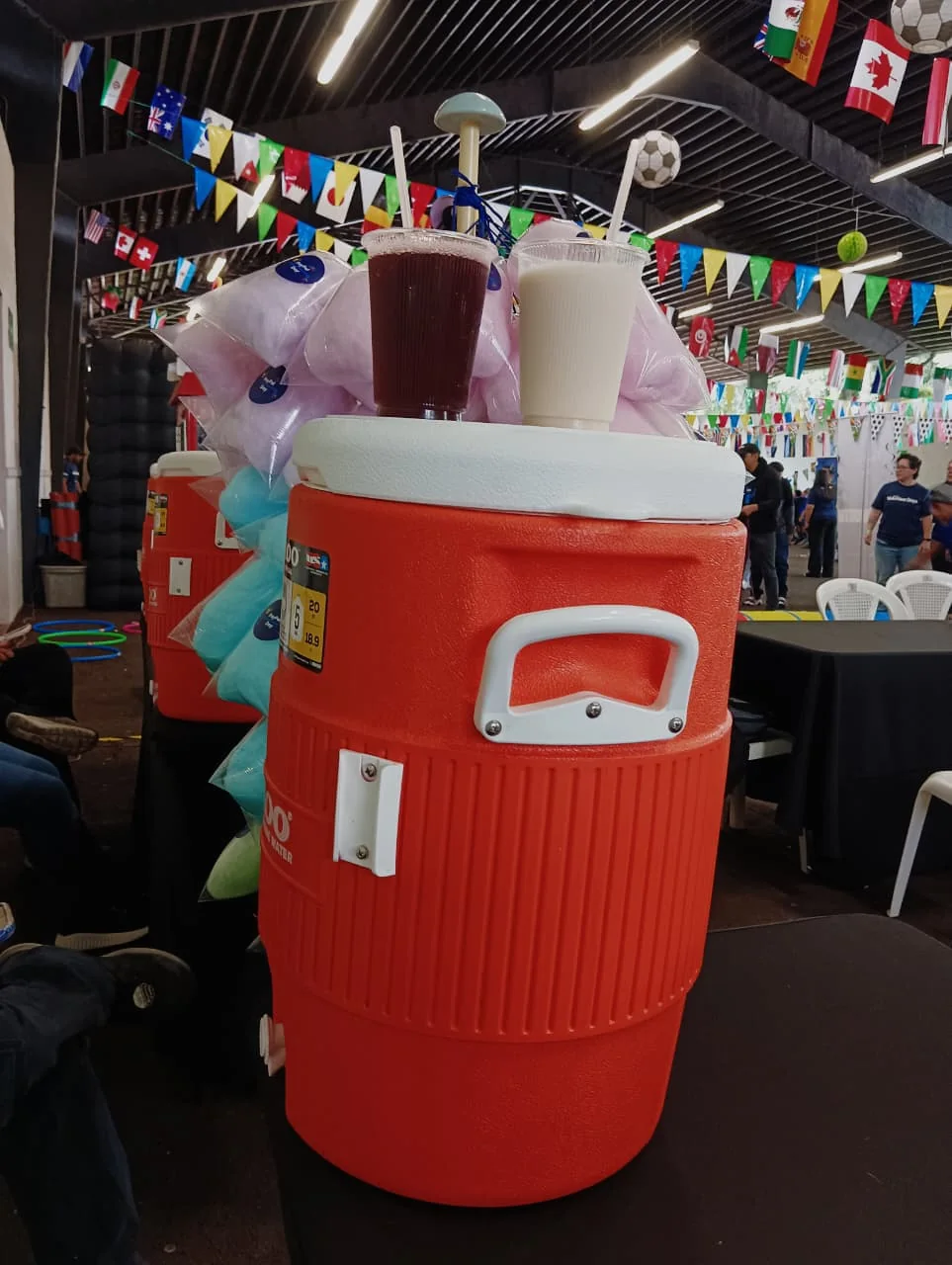 Refrescos naturales servidos en evento corporativo